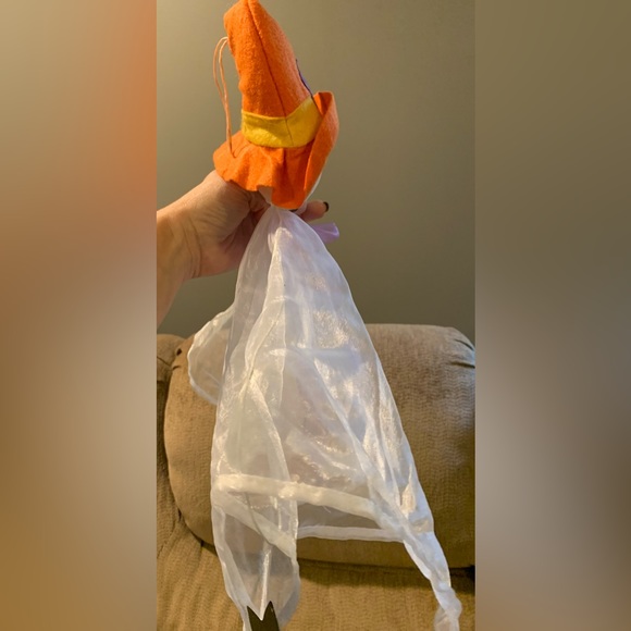 Ghostly Halloween Windchime, For Indoor or Covered Use, Like New - Picture 9 of 14